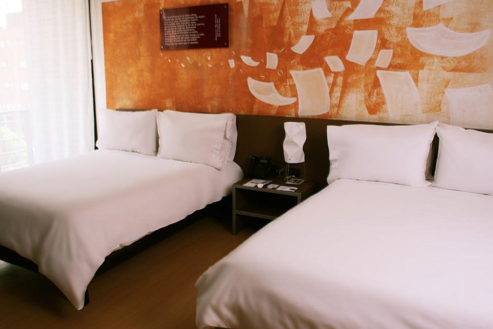 Hotel Viaggio Nueve Tres โบโกตา ภายนอก รูปภาพ